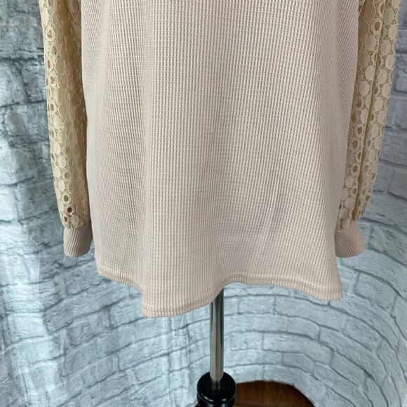 Miholl Women M mock neck waffle texture lace sleeve blouse w/zipper back closure - Picture 3 of 10